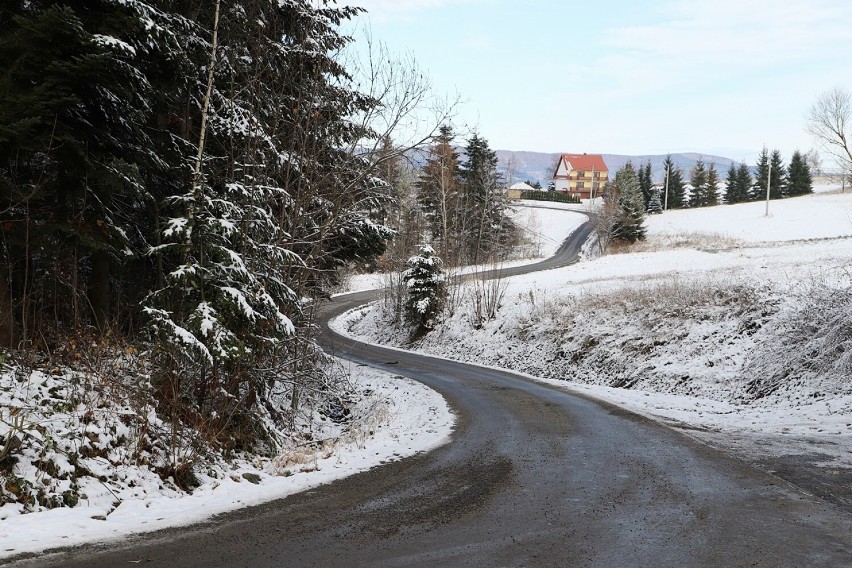 Wyremontowali dwa kilometry dróg na terenie gminy Limanowa