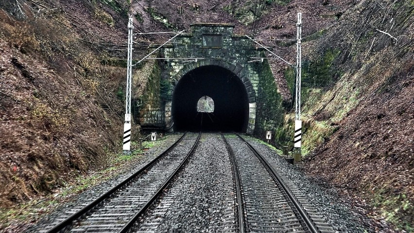 Tunel w Trzcińsku powstał w XIX wieku. Nareszcie doczekał...