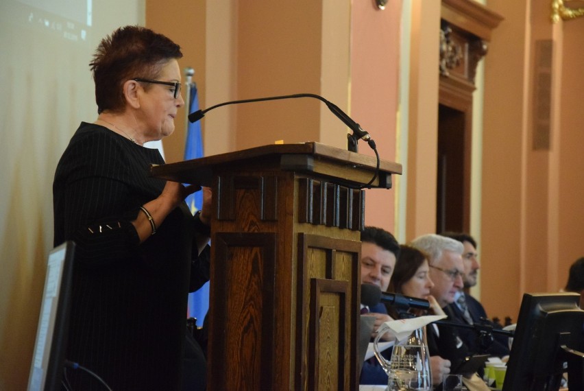 Radni przyjęli budżet Miasta Kalisza na 2020 rok. Nie obyło się bez gorącej dyskusji ZDJĘCIA