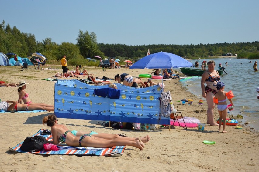 Upalna sobota nad Zalewem Cieszanowickim. Tu wypoczywają mieszkańcy regionu [ZDJĘCIA]