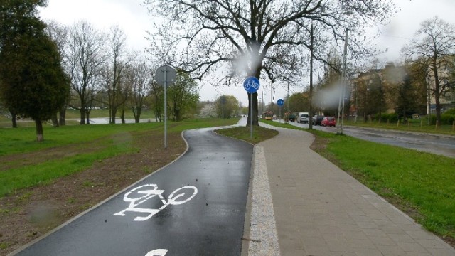 Wzdłuż ul. Wojska Polskiego cykliści mogą już korzystać z nowej drogi rowerowej o długości 1,4 km.