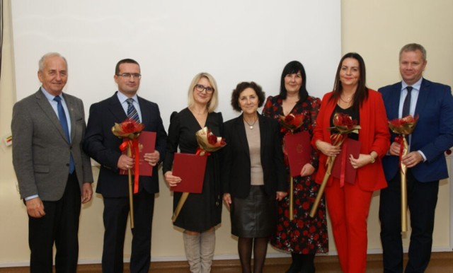 Nagrody z okazji Dnia Edukacji Narodowej w 2022 roku otrzymało 15 dyrektorów i nauczycieli z powiatu świeckiego