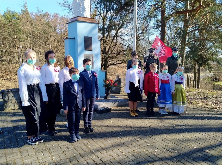 Hymn budzyńskiej szkoły zgłoszony do konkursu.