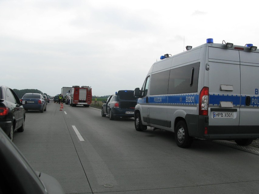 Wypadek i utrudnienia na A4 za Kątami Wrocławskimi (ZDJĘCIA)