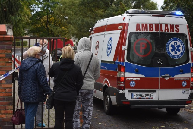 Archiwalne zdjęcia z ewakuacji Domu Pomocy Społecznej dla Kombatantów w Zielonej Górze.