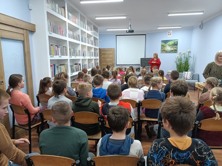 Szlakiem kocich opowieści w bibliotece w Wojborzu