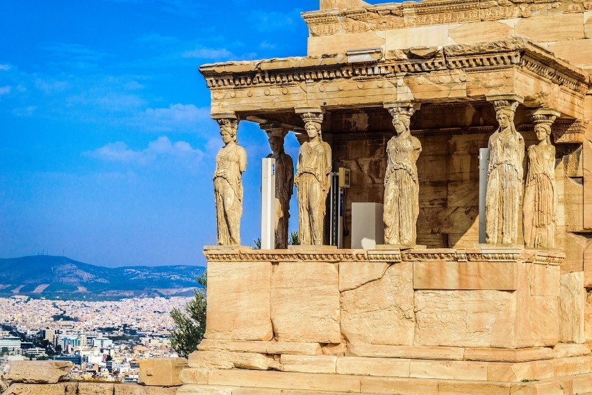 Obok Partenonu na ateńskim akropolu stoi jeszcze inne...