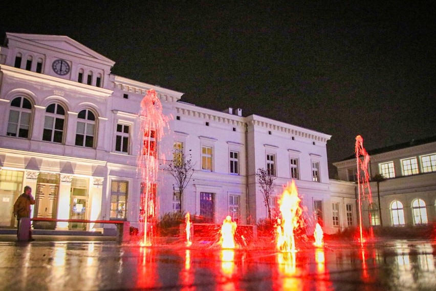 Nowa fontanna zlokalizowana przed dworcem PKP w Sosnowcu