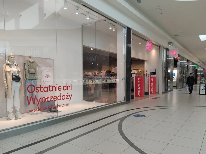 Ostatnie dni wyprzedaży w Galerii Tomaszów. Wielkie promocje w większości sklepów [ZDJĘCIA]