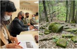 Naukowcy z Polski i Niemiec badają, czy uda się odtworzyć Łabędzi Staw w Książańskim Parku Krajobrazowym. To byłaby perełka! 