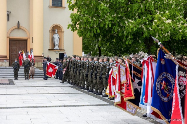 Na placu przed kościołem garnizonowym w Radomiu odbyły się uroczystości z okazji Dnia Zwycięstwa.