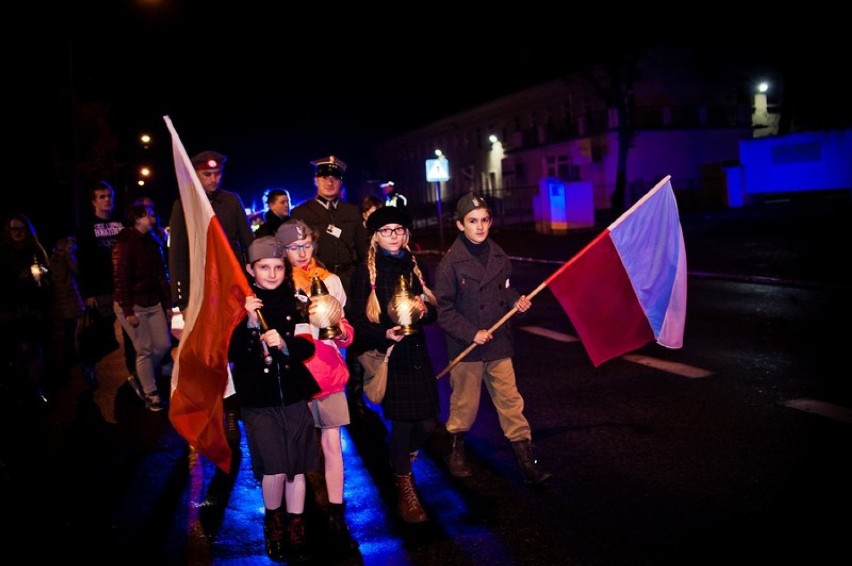 Gniezno: Drugi raz przemaszerowali ulicami Gniezna czcząc niepodległość [FOTO]