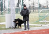 Zenon Błachnia związany z klubem Miedź Legnica ma jakieś specjalne prawa na stadionie Orła Białego?