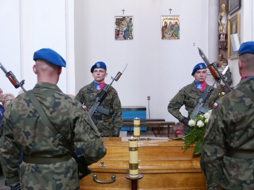 Pogrzeb żołnierza wyklętego Zygmunta Góralskiego ps. "Chmura" w Żninie [zdjęcia, wideo]  