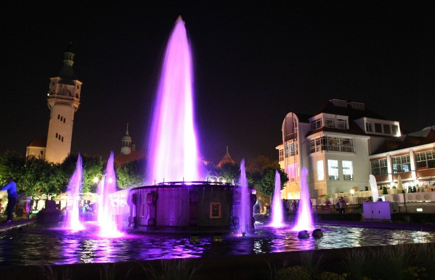 W Sopocie można podziwiać dwie fontanny - jedną z nich na...