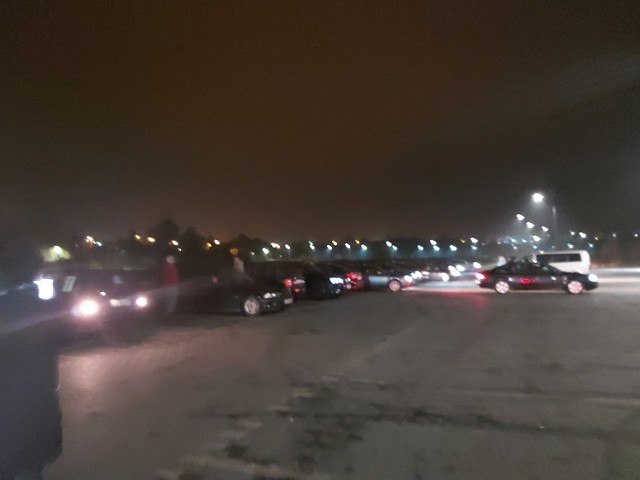 Mieszkańcy Lipna i okolic znów zorganizowali strajk. Tym razem na ulice wyjadą samochodami. Na parkingu NCL zebrało się ponad 100 aut.