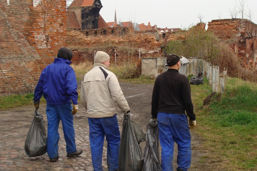 Więźniowie sprzątają Gdańsk. Porozumienie w sprawie nieodpłatnej pracy osadzonych
