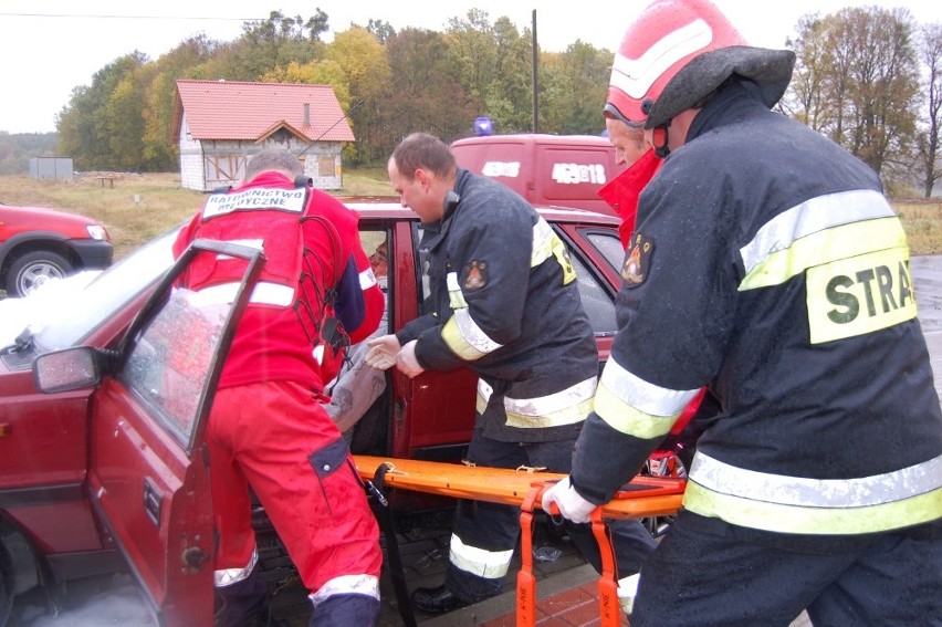 Kwidzyn. Poważny wypadek na drodze koło Licza - ćwiczenia służb ratowniczych [FOTO]