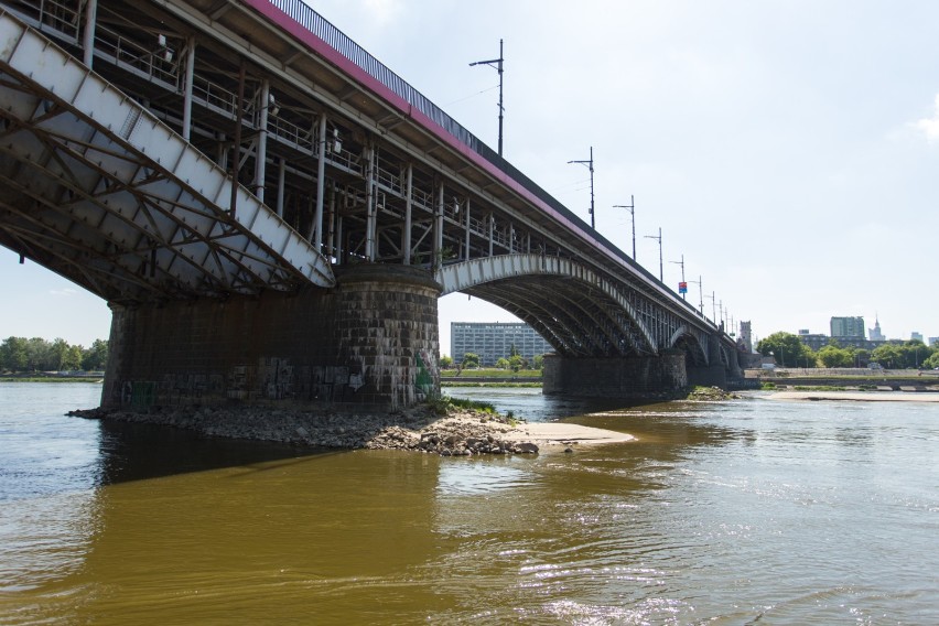 Most Poniatowskiego wymaga pilnej modernizacji. Niepokojące głosy w sprawie bezpieczeństwa na "Poniatoszczaku"
