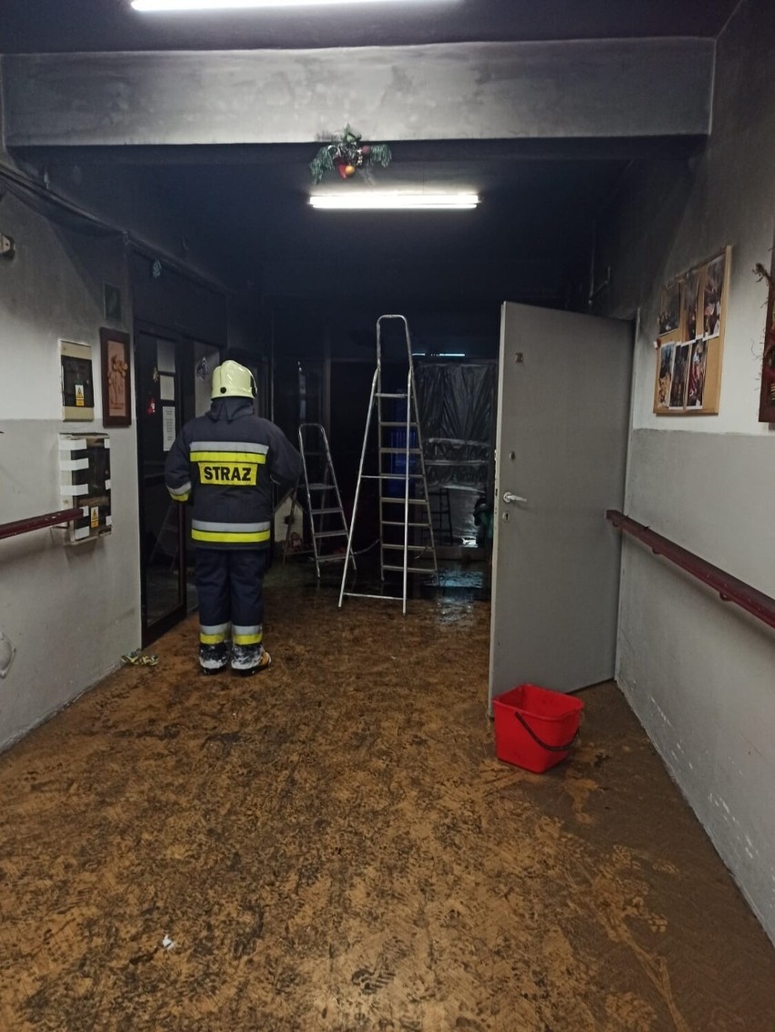 Pożar w Domu Pomocy Społecznej w Lublińcu. Pensjonariusz podpalił szafę z ubraniami i uciekł