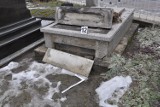 Hrubieszów: Zniszczyli samochód i zdewastowali groby