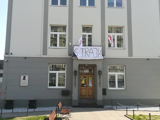 Miejskie szkoły w Gnieźnie w pierwszym dniu strajku
