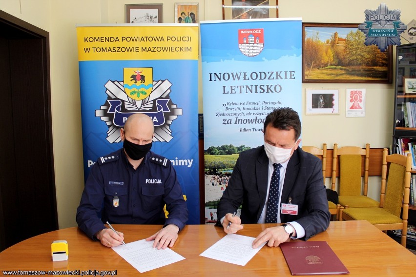Gmina Inowłódz podpisała porozumienie w sprawie dodatkowych patroli policji [ZDJĘCIA]