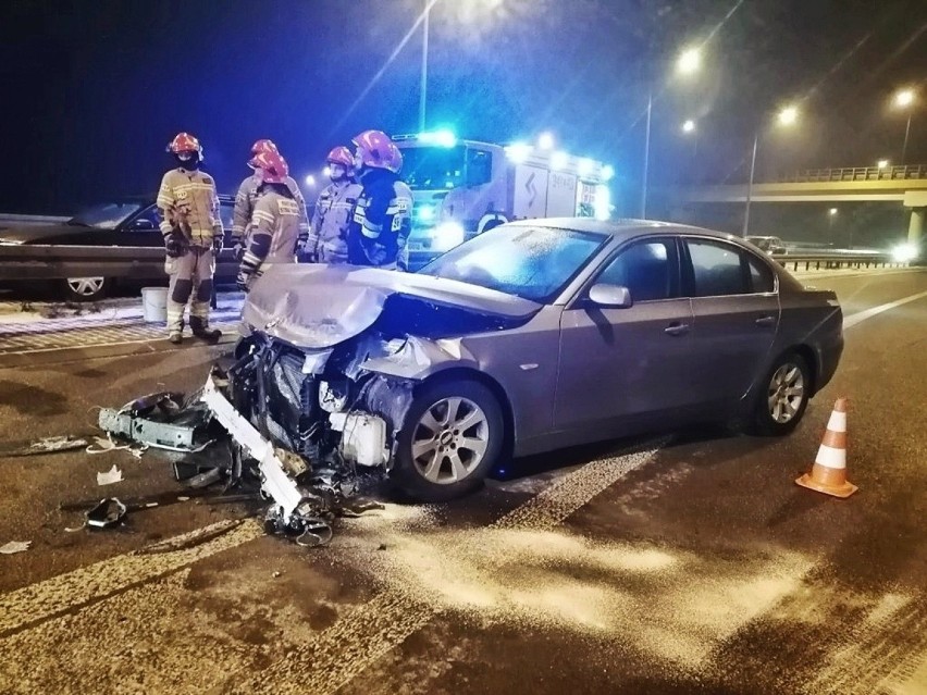 Kolizja BMW na obwodnicy Białej Podlaskiej okazała się kosztowna dla 21-latka. Otrzymał wysoki mandat