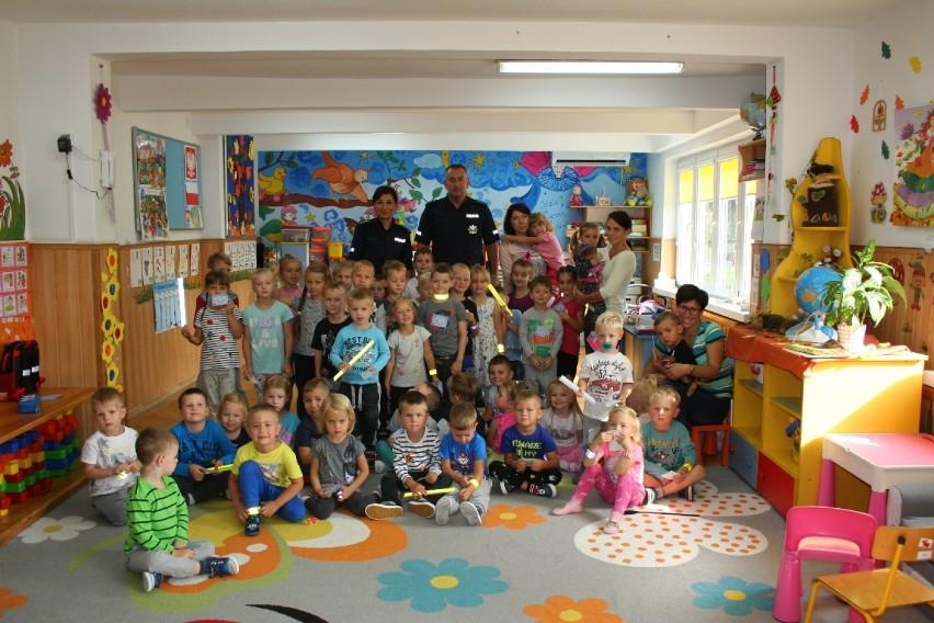 Policjanci z Lipna odwiedzili przedszkolaków w Skępem [zdjęcia]