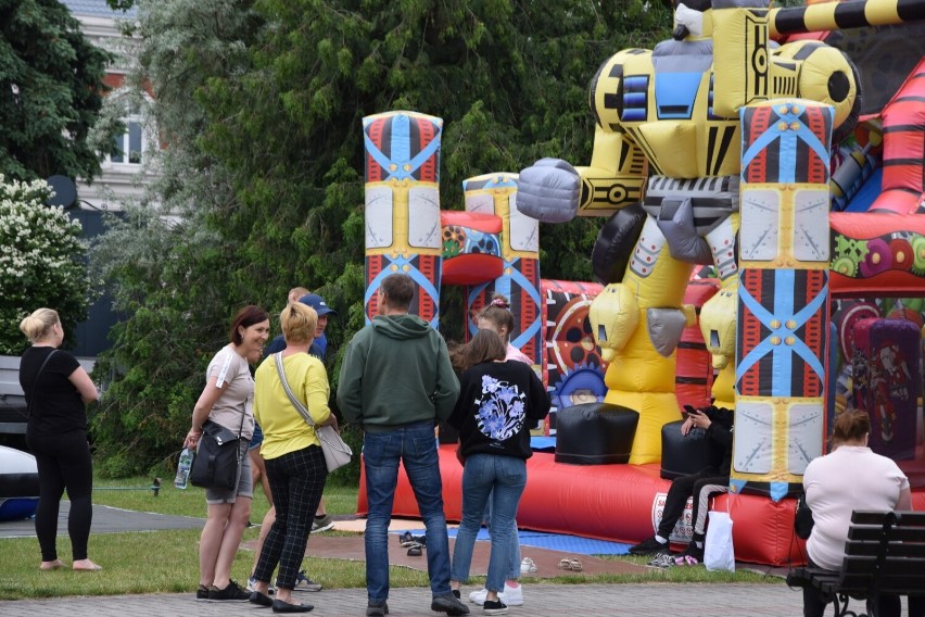 Nowy Tomyśl. Drugi dzień Festiwalu Food Trucków i zbiórka dla małej Marysi!