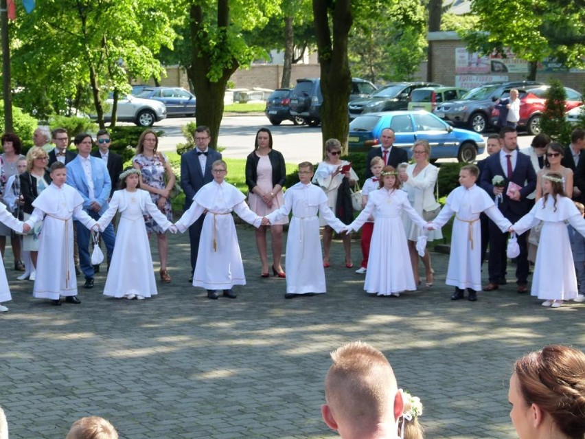 Koronawirus. Zduńska Wola. Pierwszej komunii w maju nie będzie w kolejnej parafii