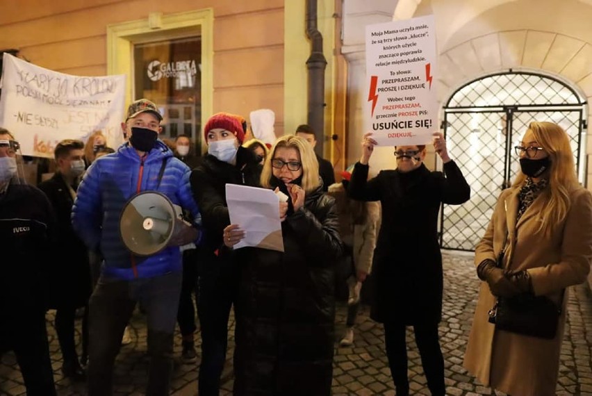 Tłumy na spacerze w Świdnicy, w środę kolejny dzień protestów kobiet!
