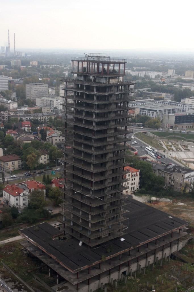 Kraków: szkieletor zostaje. Nie ma szans na szybką zabudowę [ZDJĘCIA]