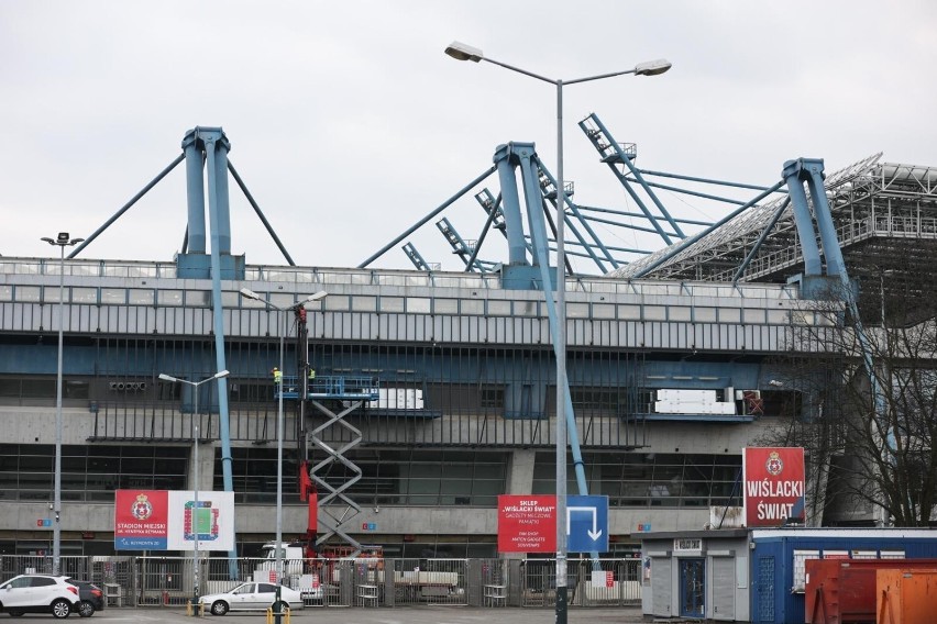 Stadion bez dna. Na remont obiektu Wisły Kraków wydadzą prawie 9 mln zł więcej. Dzięki temu naprawią zadaszenie