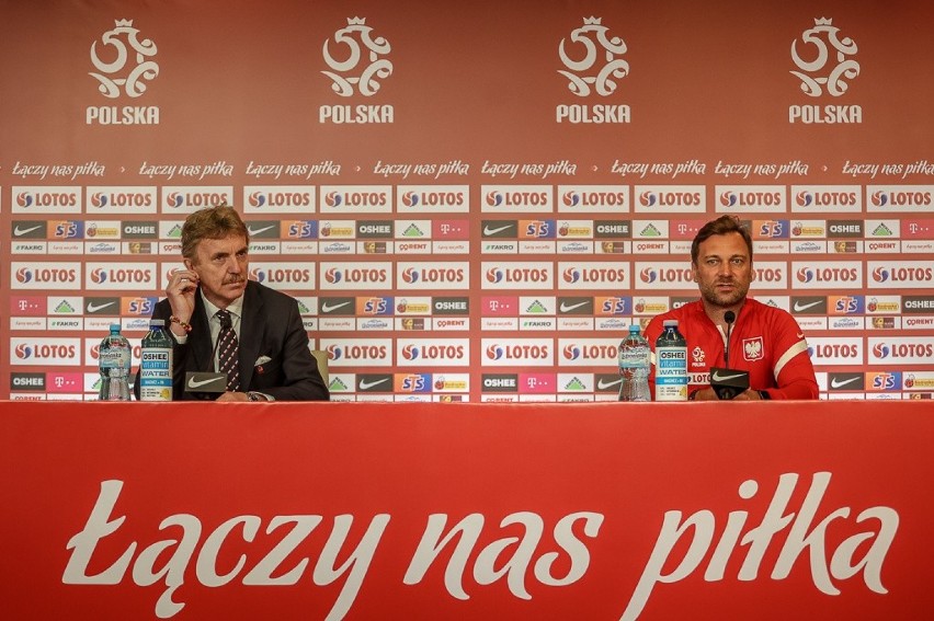 Zbigniew Boniek w centrum prasowym na stadionie w Gdańsku...