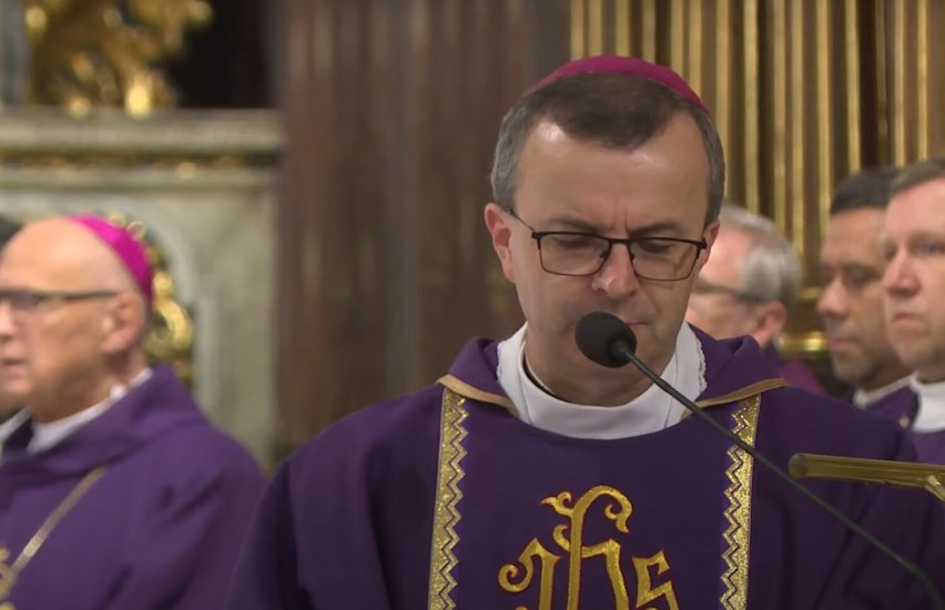 Msza pogrzebowa biskupa Janiaka w kaliskiej katedrze. Abp Gądecki: Nie podlega już ludzkiemu osądowi