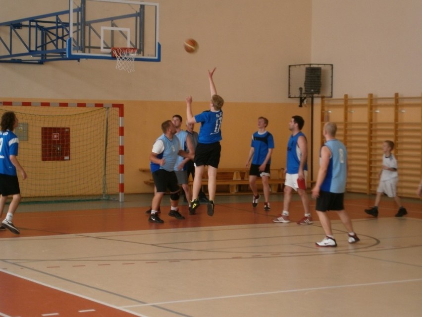 Gm. Zduńska Wola: Psycho Basket z pucharem wójta [zdjęcia]
