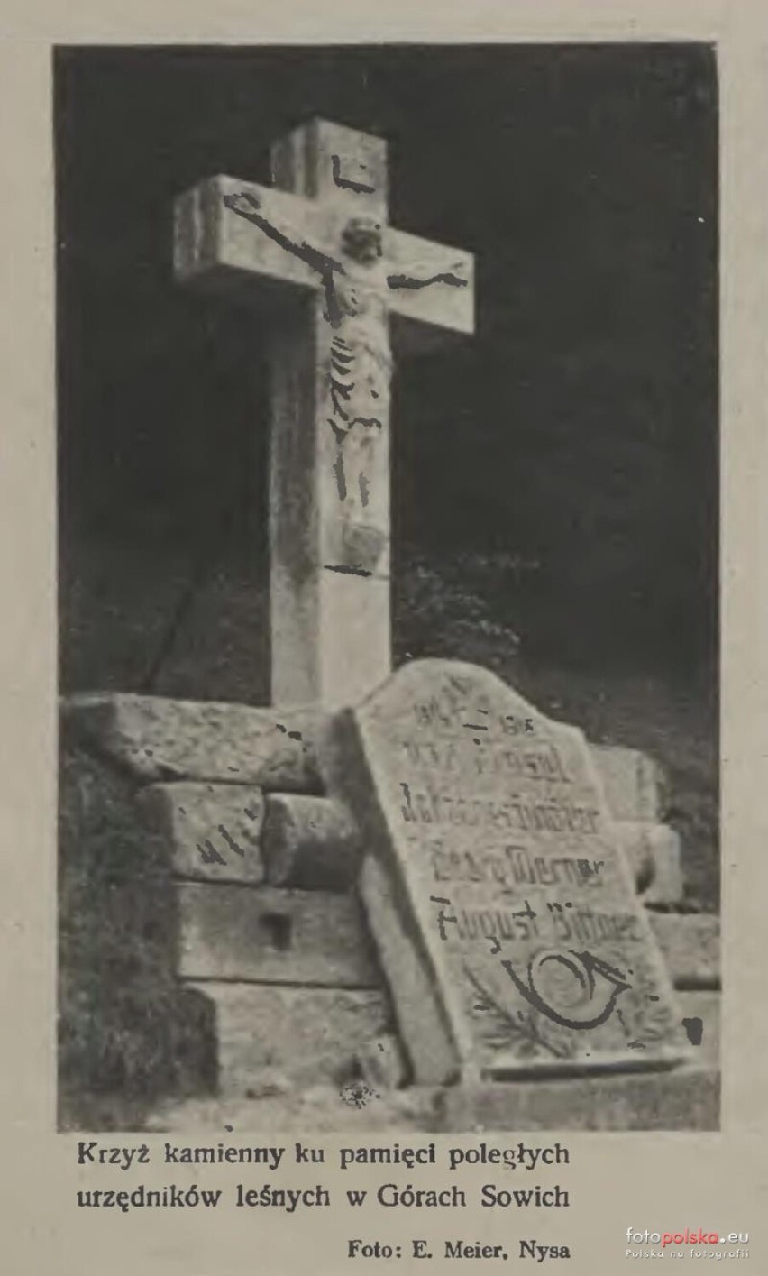 Krzyż ku pamięci poległych urzędników leśnych. 1933 rok.