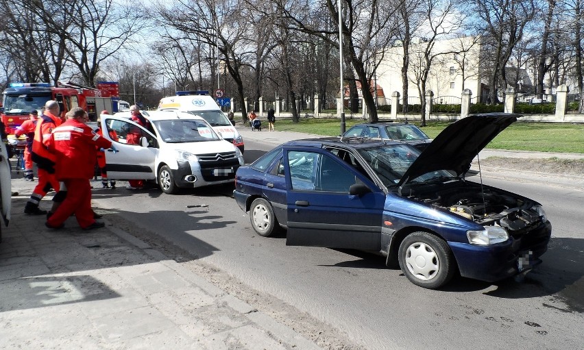 Wypadek na Północnej w Łodzi. 3 osoby ranne