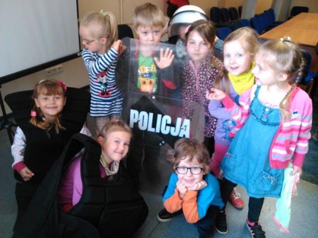 Nowy Dwór Gdański. Dzieci z wizytą w komendzie policji