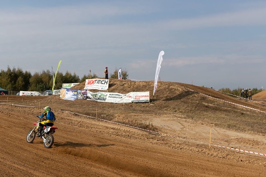 Mistrzostwa Strefy Północnej w motocrossie. Niedzielne zawody na torze Kwidzyn-Bądki. Zobaczcie, jak było! [ZDJĘCIA]