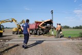 Ciężarówka zderzyła się z lokomotywą. Zdjęcia