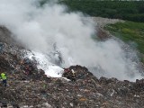 Pożar na wyspisku śmieci w Rusku. Strażakom udało się ugasić ogień (ZDJĘCIA)