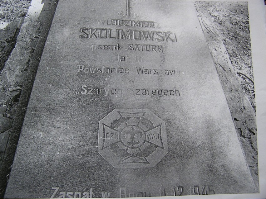 Nagrobek Włodka Skolimowskiego, harcerza z Szarych Szeregów...