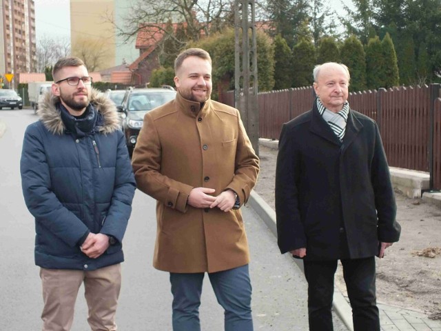 Podczas konferencji ulicy Duboisa w Starachowicach, od lewej Damian Górski, Marek Materek, Włodzimierz Orkisz