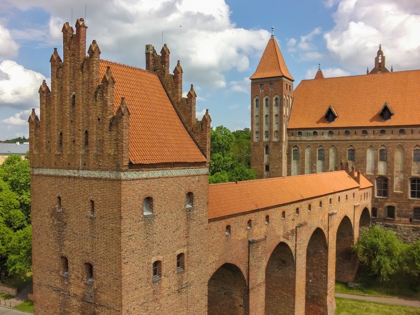 Zamek w Kwidzynie widziany z drona. Piękne widoki nad Gdaniskiem! [ZDJĘCIA/FILM]