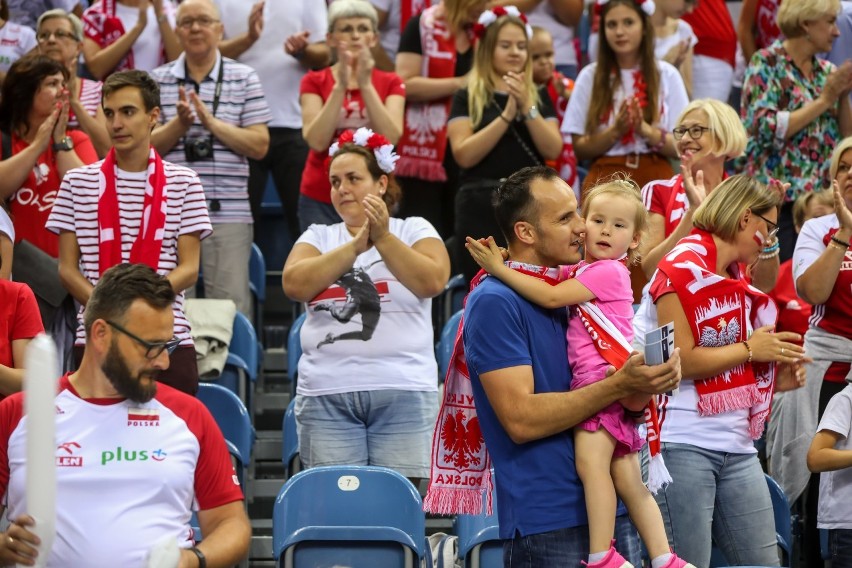 Polska - Serbia, Memoriał Wagnera 2019. Zobacz, jak kibice dopingowali Biało-Czerwonych w Tauron Arenie Kraków ZDJĘCIA Z TRYBUN