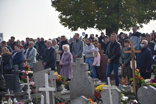 Uroczystość Wszystkich Świętych na cmentarzu parafialnym w Granowie