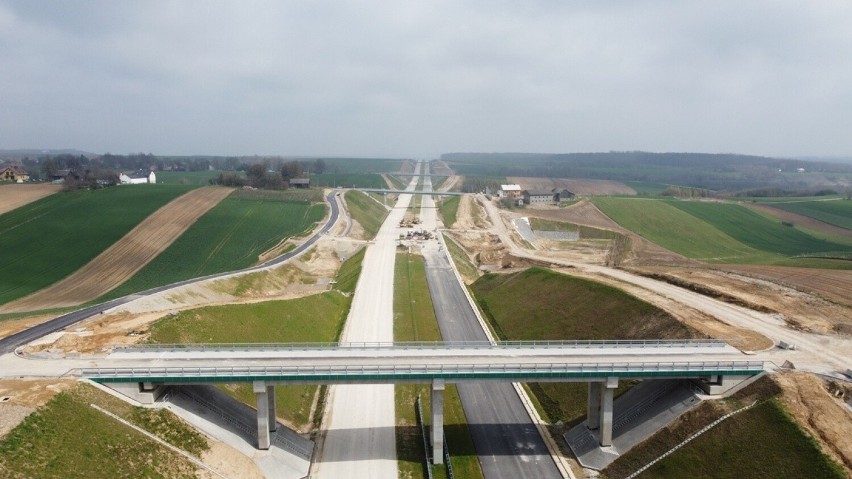 Budowa drogi ekspresowej S7 na odcinku Moczydło - Miechów.