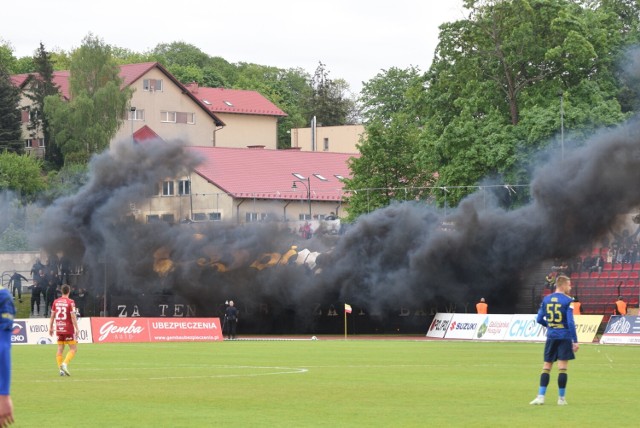 Arka Gdynia wyjechała z trzema punktami z Chojnic. Honorowego gola dla gospodarzy strzelił z karnego Szymon Skrzypczak